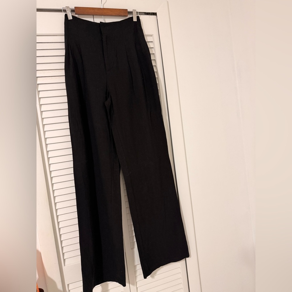 Black Men’s Straight-Leg Dress Pants